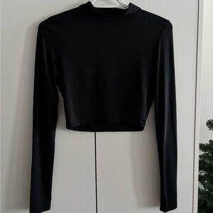 Elegant Black Long Sleeve Crop Top